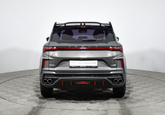 Подержанный автомобиль Geely Coolray 2023 года (6 фото)