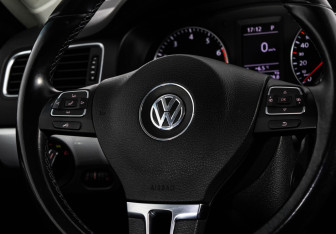 Подержанный автомобиль Volkswagen Jetta Sedan 2013 года (12 фото)