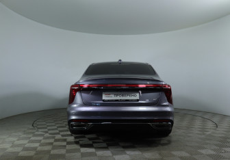 Подержанный автомобиль Hongqi H5 2024 года (6 фото)