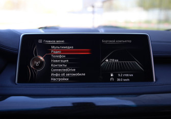Подержанный автомобиль BMW X6 2015 года (17 фото)