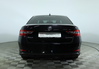 Подержанный автомобиль Skoda Superb Liftback 2019 года (6 фото)