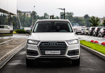 Подержанный автомобиль Audi Q7 2016 года (4 фото)