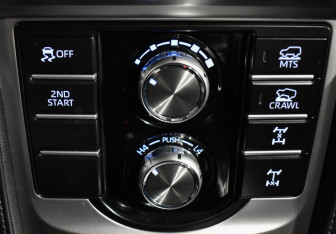 Подержанный автомобиль Toyota Land Cruiser Prado 2022 года (17 фото)