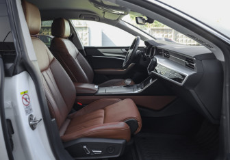 Подержанный автомобиль Audi A7 2021 года (31 фото)