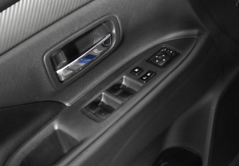 Подержанный автомобиль Mitsubishi Outlander 2013 года (10 фото)