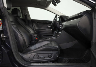 Подержанный автомобиль Volkswagen Passat CC 2012 года (22 фото)