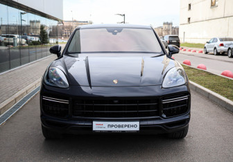 Подержанный автомобиль Porsche Cayenne 2020 года (2 фото)