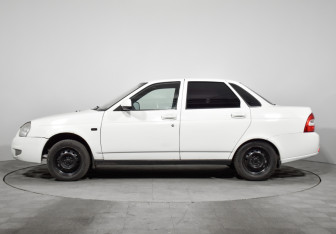 Подержанный автомобиль LADA (ВАЗ) Priora Sedan 2017 года (8 фото)