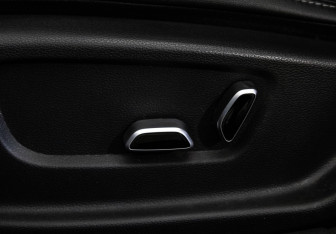 Подержанный автомобиль Hongqi H5 2024 года (28 фото)