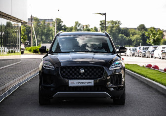 Подержанный автомобиль Jaguar E-Pace 2019 года (4 фото)
