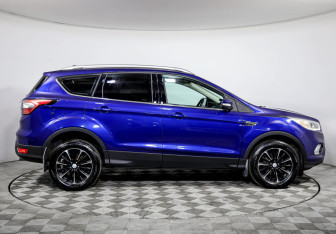 Подержанный автомобиль Ford Kuga 2017 года (4 фото)