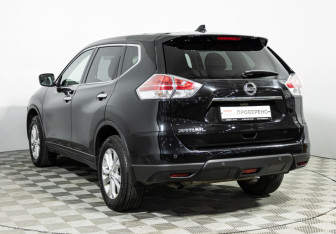 Подержанный автомобиль Nissan X-Trail 2018 года (7 фото)