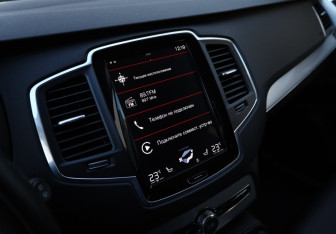 Подержанный автомобиль Volvo XC90 2018 года (21 фото)