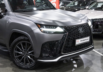 Подержанный автомобиль Lexus LX 2022 года (8 фото)