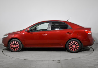 Подержанный автомобиль Kia Cerato Sedan 2010 года (8 фото)