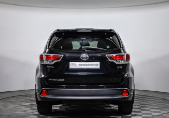 Подержанный автомобиль Toyota Highlander 2015 года (6 фото)