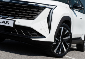 Новый Geely Atlas 2024 (2 фото)