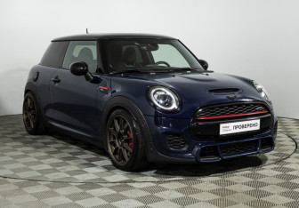 Подержанный автомобиль MINI Hatch 2018 года (3 фото)