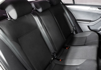 Подержанный автомобиль Volkswagen Jetta Sedan 2016 года (13 фото)