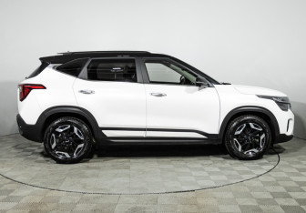 Подержанный автомобиль Kia Seltos 2024 года (4 фото)