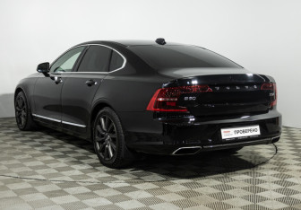 Подержанный автомобиль Volvo S90 2017 года (7 фото)