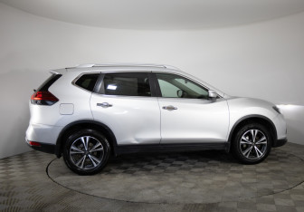 Подержанный автомобиль Nissan X-Trail 2020 года (4 фото)