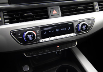 Подержанный автомобиль Audi A4 Sedan 2021 года (18 фото)