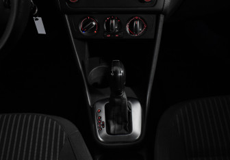 Подержанный автомобиль Volkswagen Polo Sedan 2011 года (16 фото)