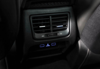 Подержанный автомобиль Geely Tugella 2021 года (38 фото)