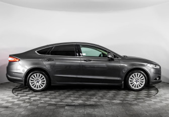 Подержанный автомобиль Ford Mondeo Sedan 2015 года (6 фото)