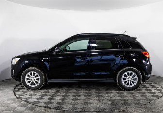 Подержанный автомобиль Mitsubishi ASX 2013 года (8 фото)