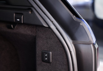Подержанный автомобиль Land Rover Range Rover Sport 2020 года (38 фото)