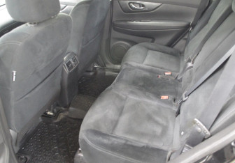 Подержанный автомобиль Nissan X-Trail 2017 года (11 фото)