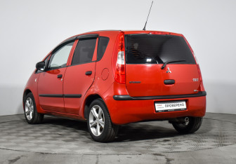 Подержанный автомобиль Mitsubishi Colt Hatchback 2007 года (7 фото)