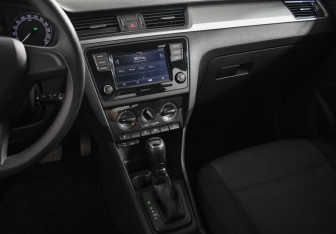 Подержанный автомобиль Skoda Rapid Liftback 2018 года (18 фото)