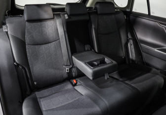 Подержанный автомобиль Toyota RAV4 2020 года (23 фото)