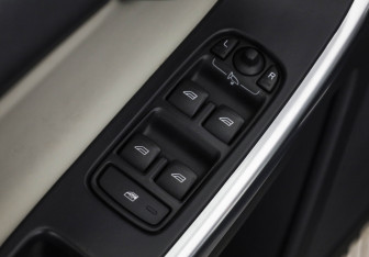 Подержанный автомобиль Volvo XC60 2013 года (22 фото)