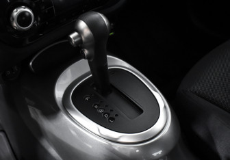 Подержанный автомобиль Nissan Juke 2012 года (11 фото)