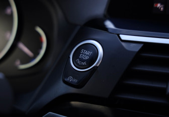 Подержанный автомобиль BMW X3 2020 года (16 фото)