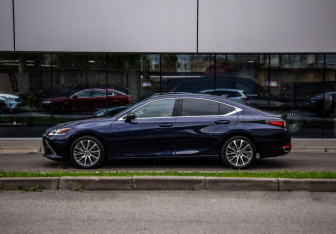 Подержанный автомобиль Lexus ES 2021 года (9 фото)
