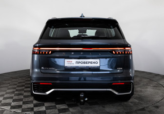 Подержанный автомобиль Geely Monjaro 2024 года (6 фото)