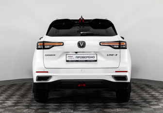 Подержанный автомобиль Changan UNI-S 2024 года (7 фото)