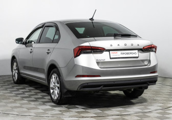Подержанный автомобиль Skoda Rapid Liftback 2021 года (7 фото)