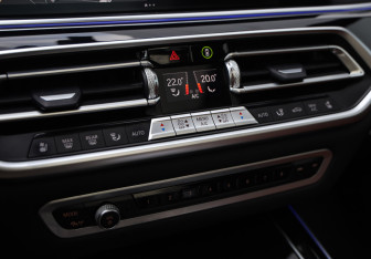 Подержанный автомобиль BMW X5 2021 года (19 фото)