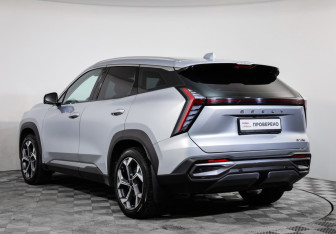 Подержанный автомобиль Geely Atlas 2024 года (7 фото)