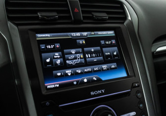 Подержанный автомобиль Ford Mondeo Sedan 2015 года (16 фото)