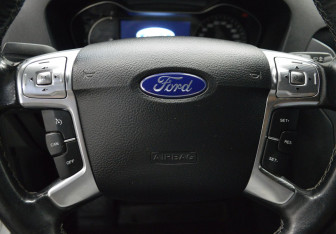 Подержанный автомобиль Ford Mondeo Sedan 2014 года (15 фото)