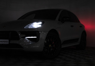 Подержанный автомобиль Porsche Macan 2021 года (35 фото)