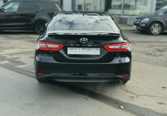 Подержанный автомобиль Toyota Camry Sedan 2019 года (5 фото)