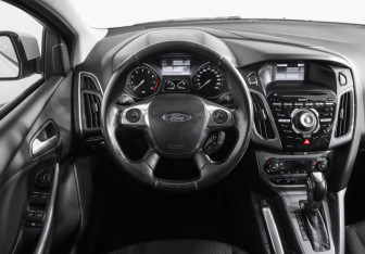 Подержанный автомобиль Ford Focus Hatchback 2012 года (11 фото)